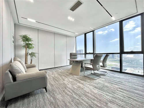 天润财富中心 135㎡办公室 6元/平米/天